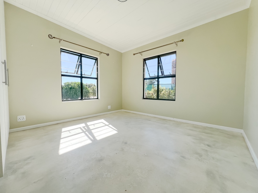 To Let 2 Bedroom Property for Rent in Robberg Ridge Western Cape
